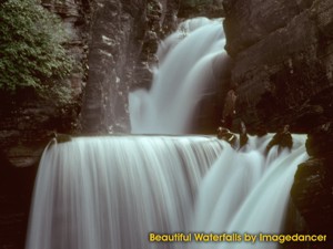Beautiful Waterfalls Screenshot